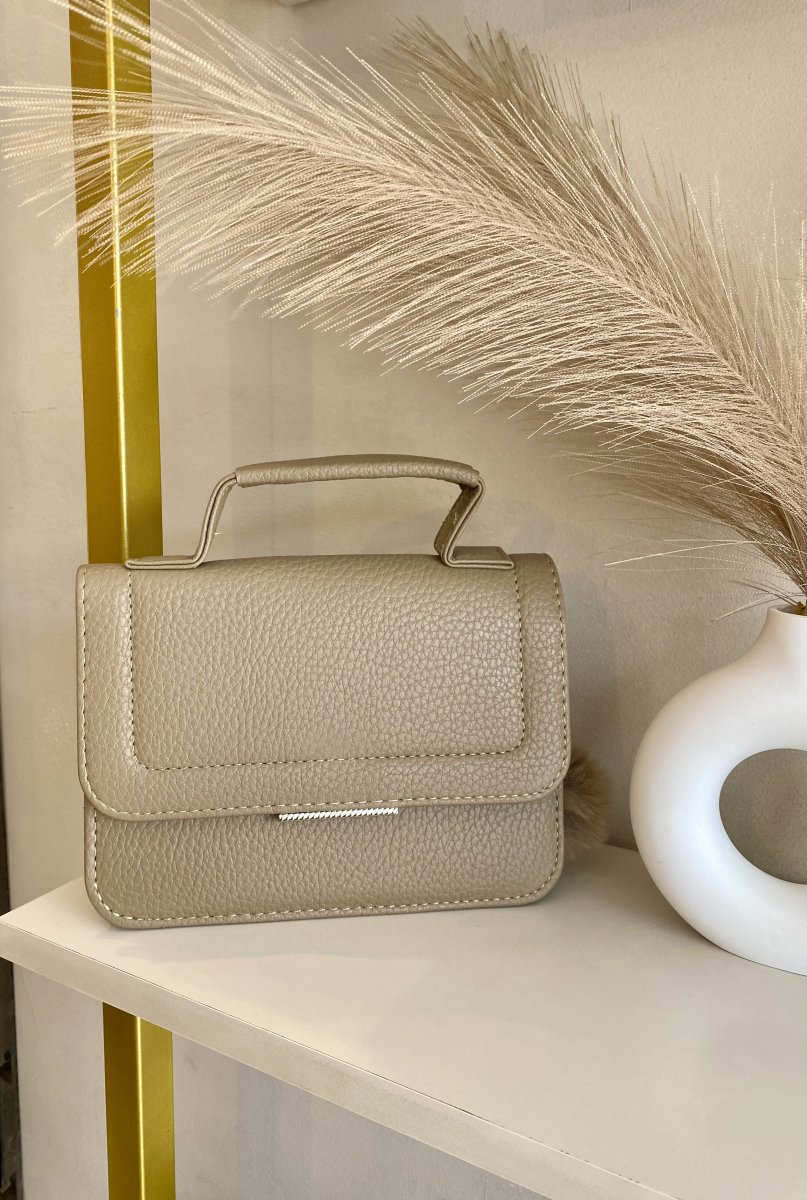 Bolsa com pompom