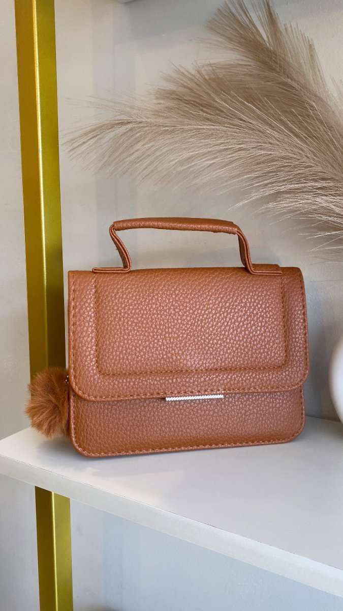 Bolsa com pompom